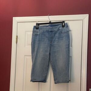 Chico's Light Wash Capri Jeggings Size 14